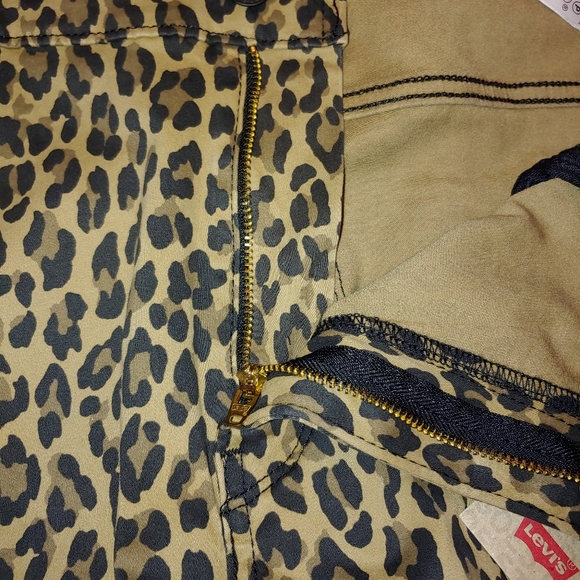 Levi's Plus Size  Leopard Pants..Size Various - Picture 10 of 10